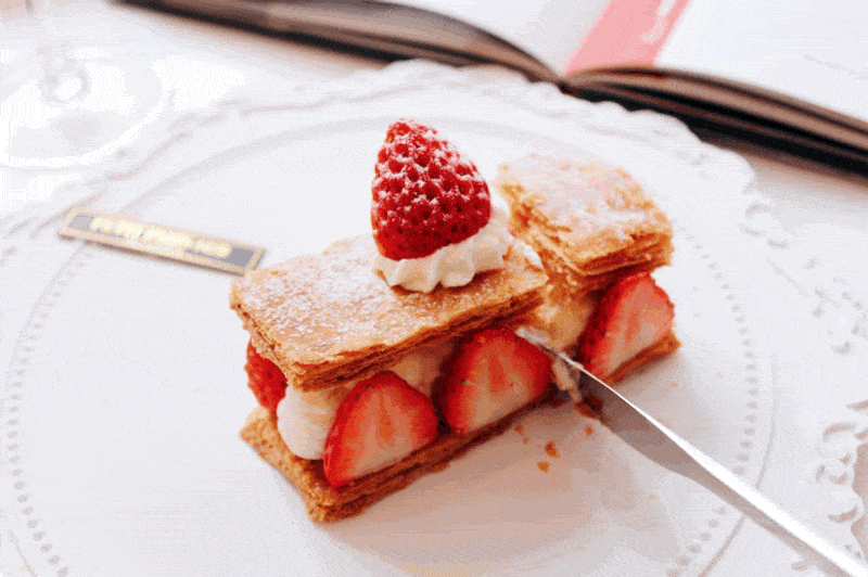 小巴黎 | 冬季限定草莓拿破仑,c位出道!