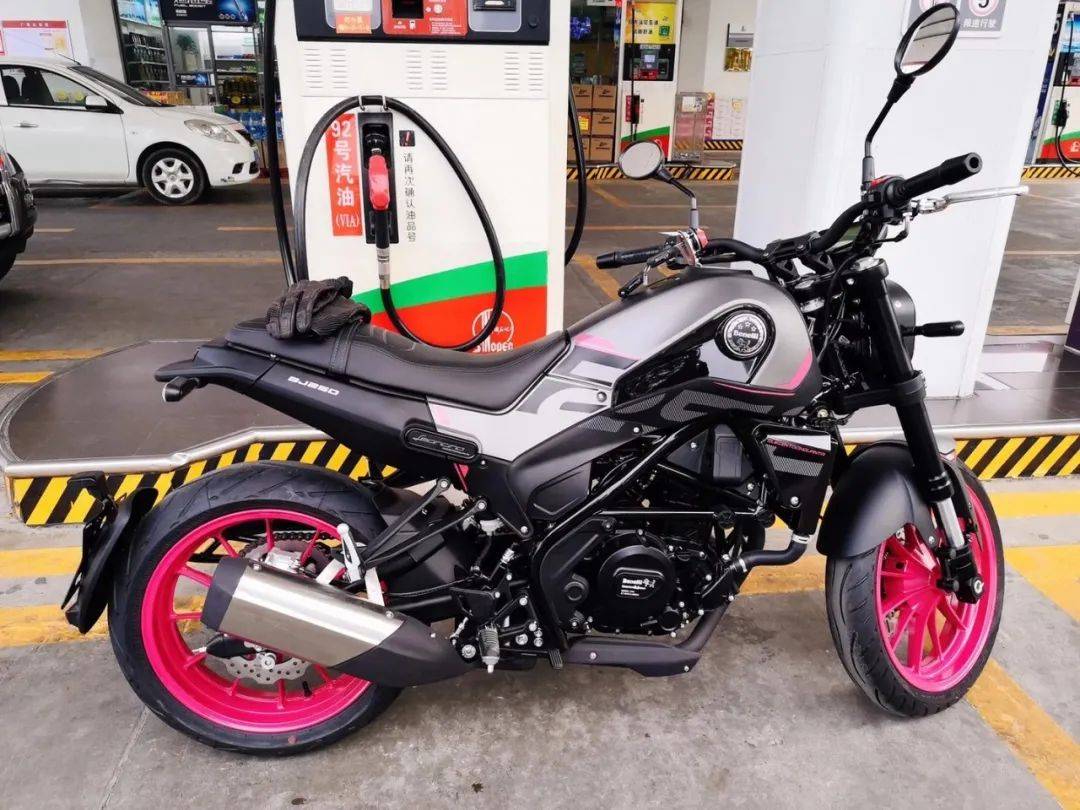 新规:摩托车无需推出加油站启动