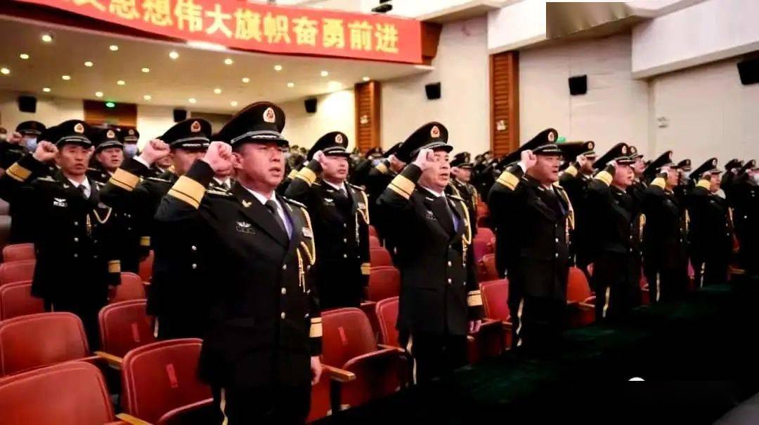 饶 建 陆军航空兵学院  近日,陆军航空兵学院 隆重举行授旗仪式 向