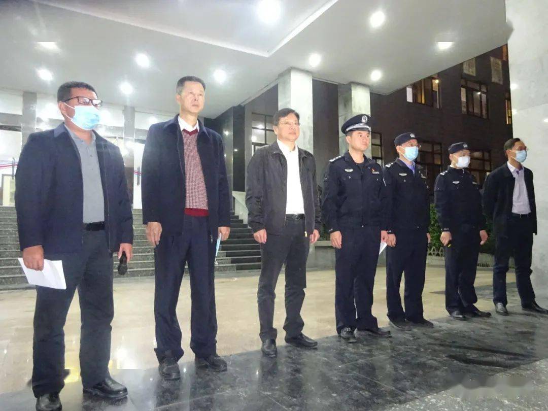 普宁警方出动千余警力清查宾馆旅社等场所,8人被刑拘