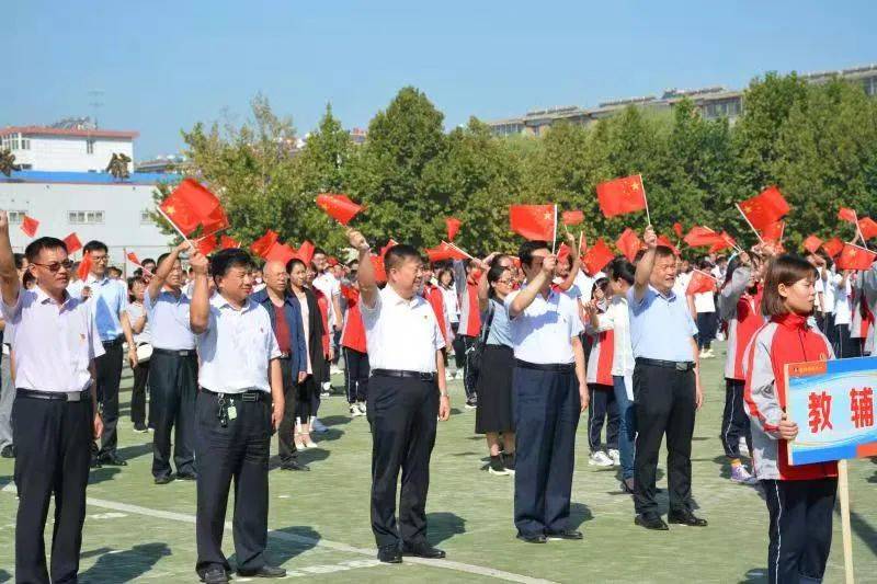 热烈祝贺:涿州职教中心校长张剑锋,涿州中学优秀班主任陈亚春被晋升为