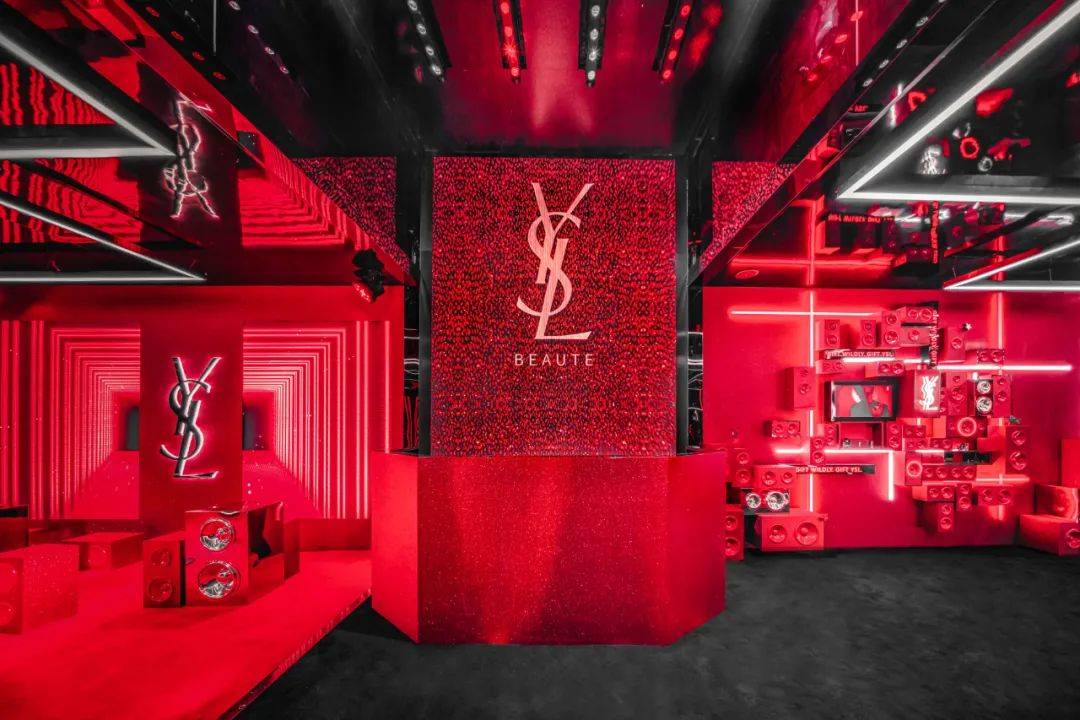 ysl圣罗兰美妆2020圣诞主题快闪店出位派对