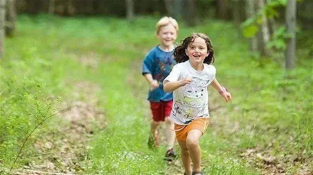 如何让孩子懂得爱自己 51ec82dafaf94fb98cb7ab485199b119.jpeg