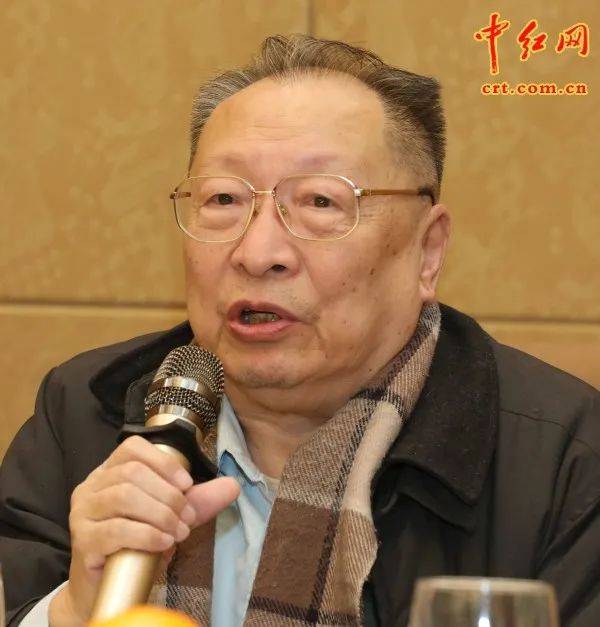 原军事学院副院长陈伯钧上将之子陈延滴在军事学院成立70周年纪念座谈