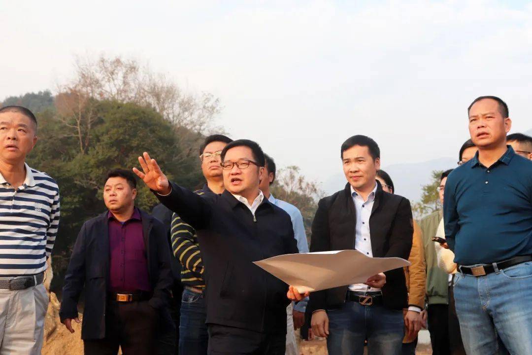黎晓华巡查蓝钟镇产业招商落地工作时强调坚持问题导向做好服务工作