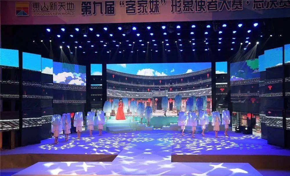 服饰大会 7fb49034b8774af59e949533fe168d49.jpeg