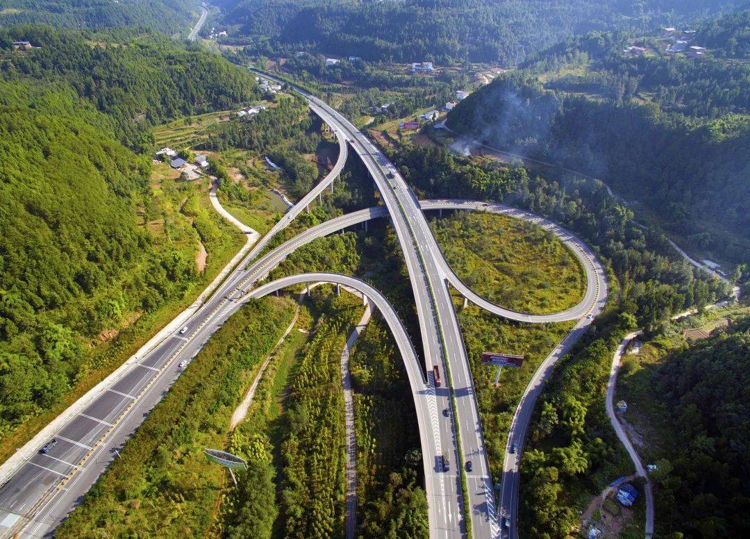 实时8线齐发8000公里四川省高速公路运营里程新记录