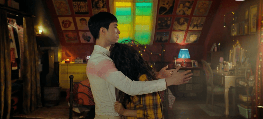 2020年最后一部国产喜剧,就看它了!_鲍抱