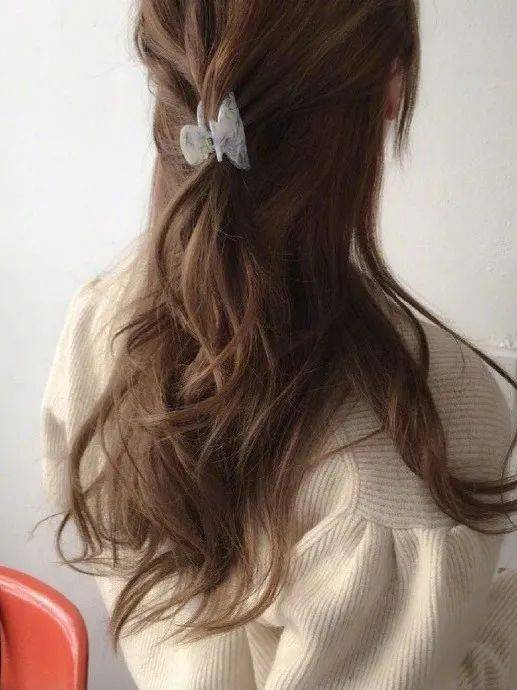 慵懒风发夹 64d6444498384c0ba3974e6375c88490.jpeg