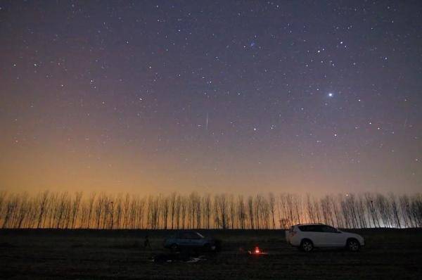 流星图片怎么拍 654c36e5ad2a4ef99ce38e2ab6b432d5.jpeg