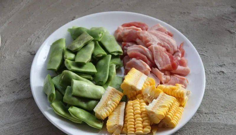 油豆角炖肉,美味营养,好吃又下饭!