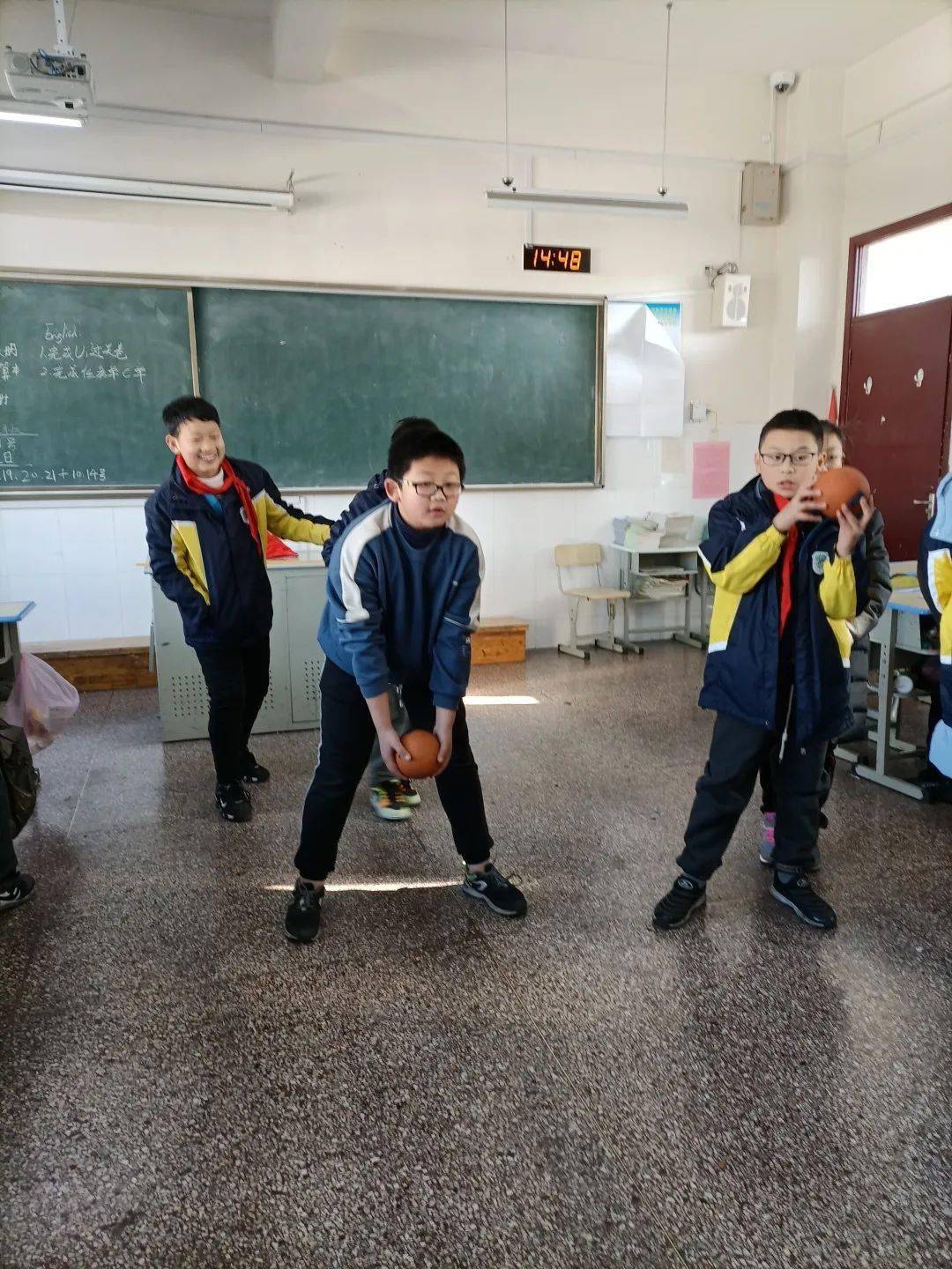 我锻炼 我健康 我运动 我快乐 ——记凤翔实验学校小学部