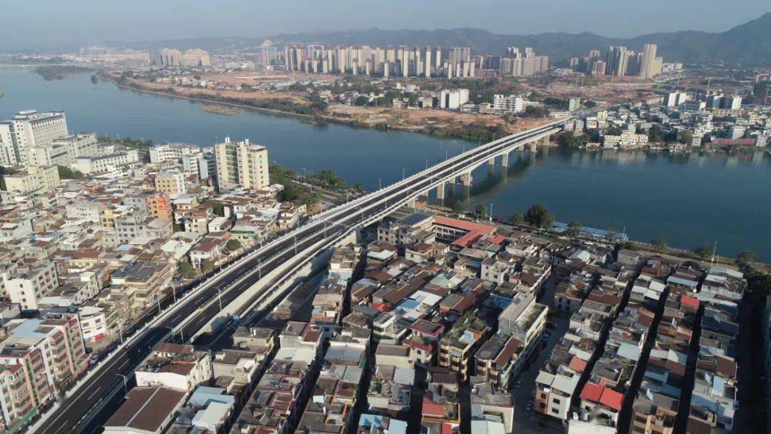 2020年两岸gdp对比_中国2020年gdp(2)