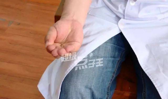 什么办法可以缓解小腿肌肉酸痛 85a4e95ddf7a4619a6ed1e4db0429d9b.jpeg