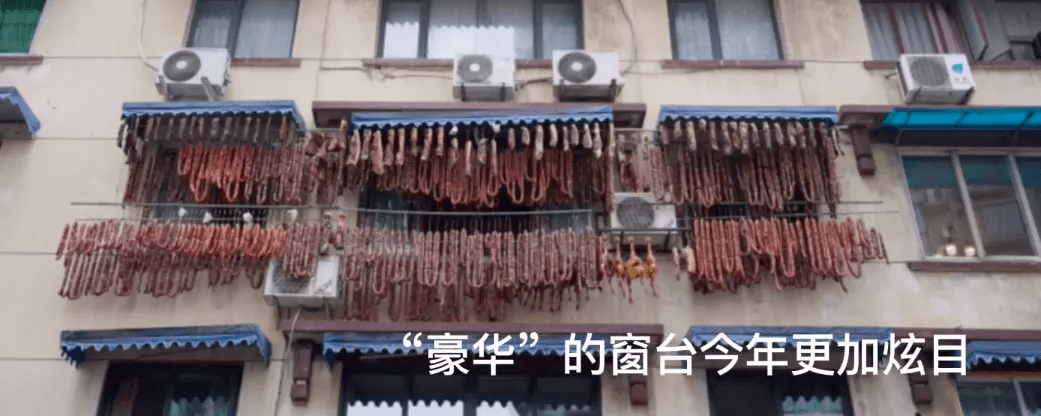 中国面食在山西,晋北地区有一种特色面食叫莜面,莜面栲栳栳就是由其