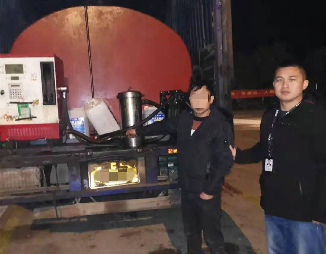 犯罪嫌疑人口供不一致_不明显的情侣头像真人(3)