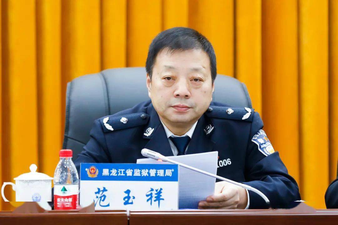 范玉祥副局长宣读调整执勤模式的通知