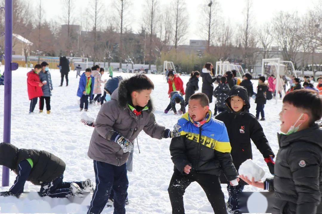 【少先队动态·荣成市蜊江小学】一场关于雪的约会