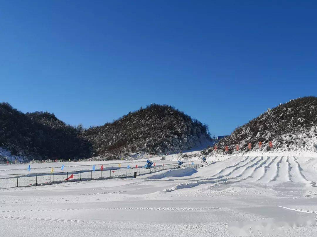 万州周边这个滑雪场太巴适了!只要79.9元,速速安排!