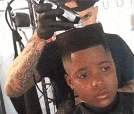 年底了,千万别随便带孩子去理发店啊!哈哈哈哈哈哈