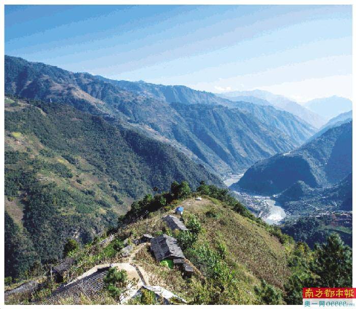 "极贫之地"云南省福贡县匹河怒族乡托坪村一景(2016年11月25日摄).
