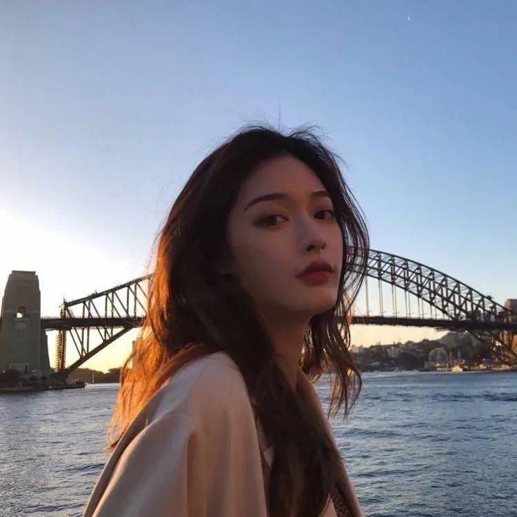 宝藏微信头像_低头
