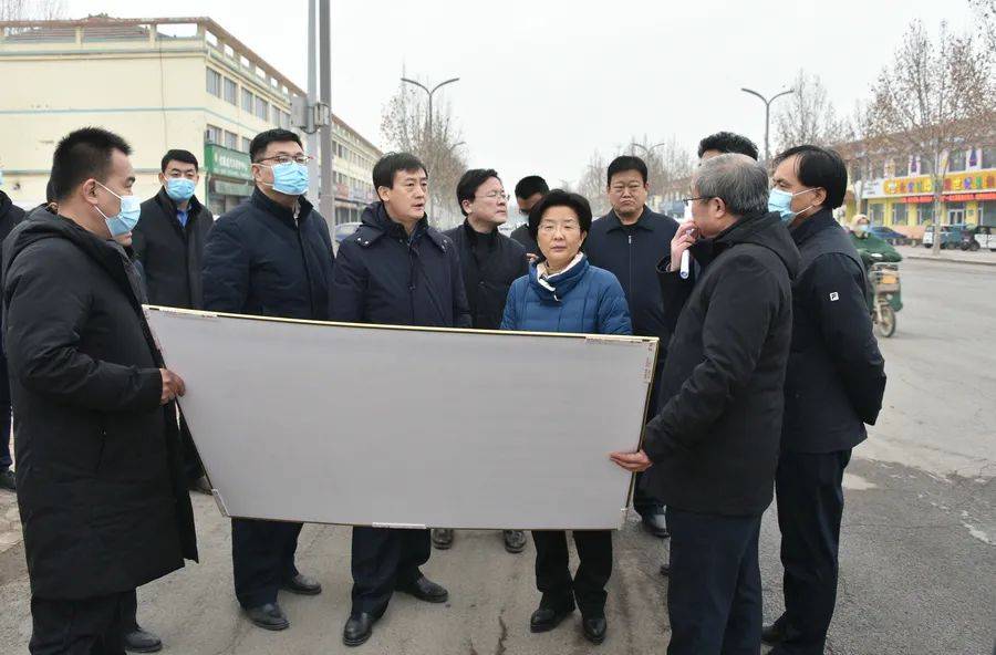 沙淑红就城建项目现场办公