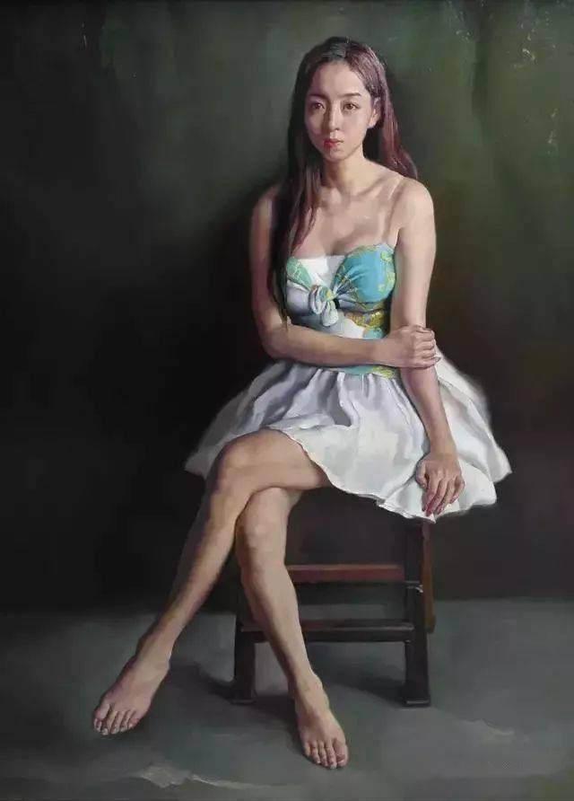 美院老教授陈克平油画中的女人