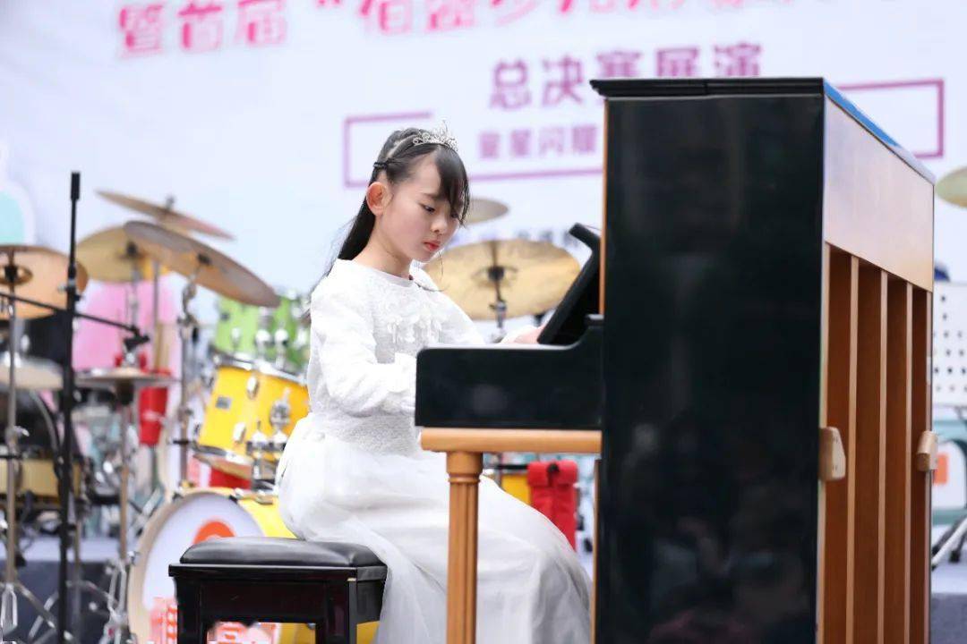 01视频回顾器乐组获奖结果表演:冯梓瑜,吴羽芯,易锶妤,李梓莹,丘梓彤