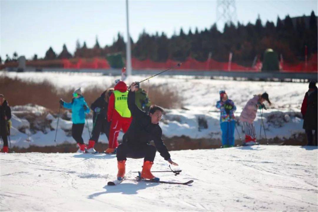 招远架旗山戏雪游