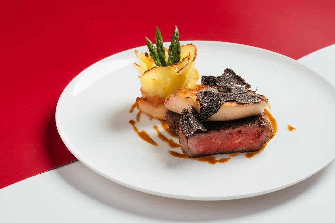 beef rossini m9 beef striploin, foie gras, rose potato, black