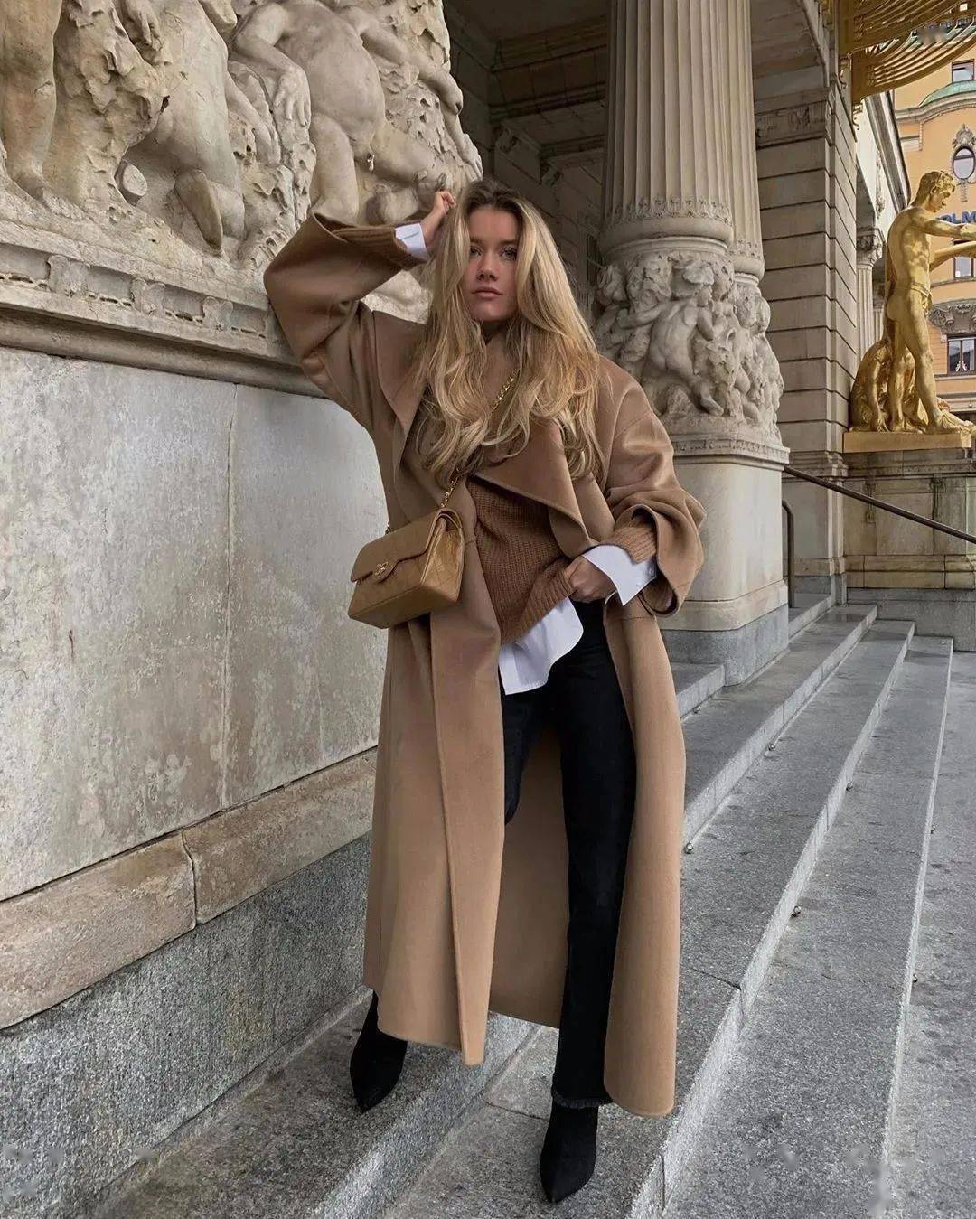 不仅是甜美可人还带点小性感,这大概就是现在最火的