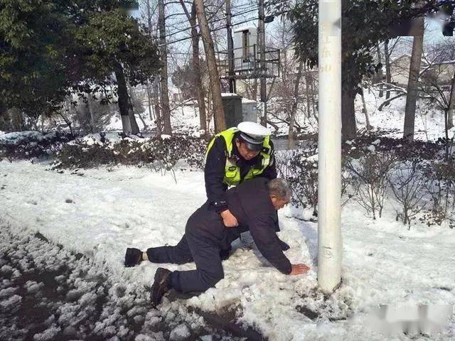 雨雪天老人摔伤高发,骨科医生提醒,摔倒后的应对措施非常重要!