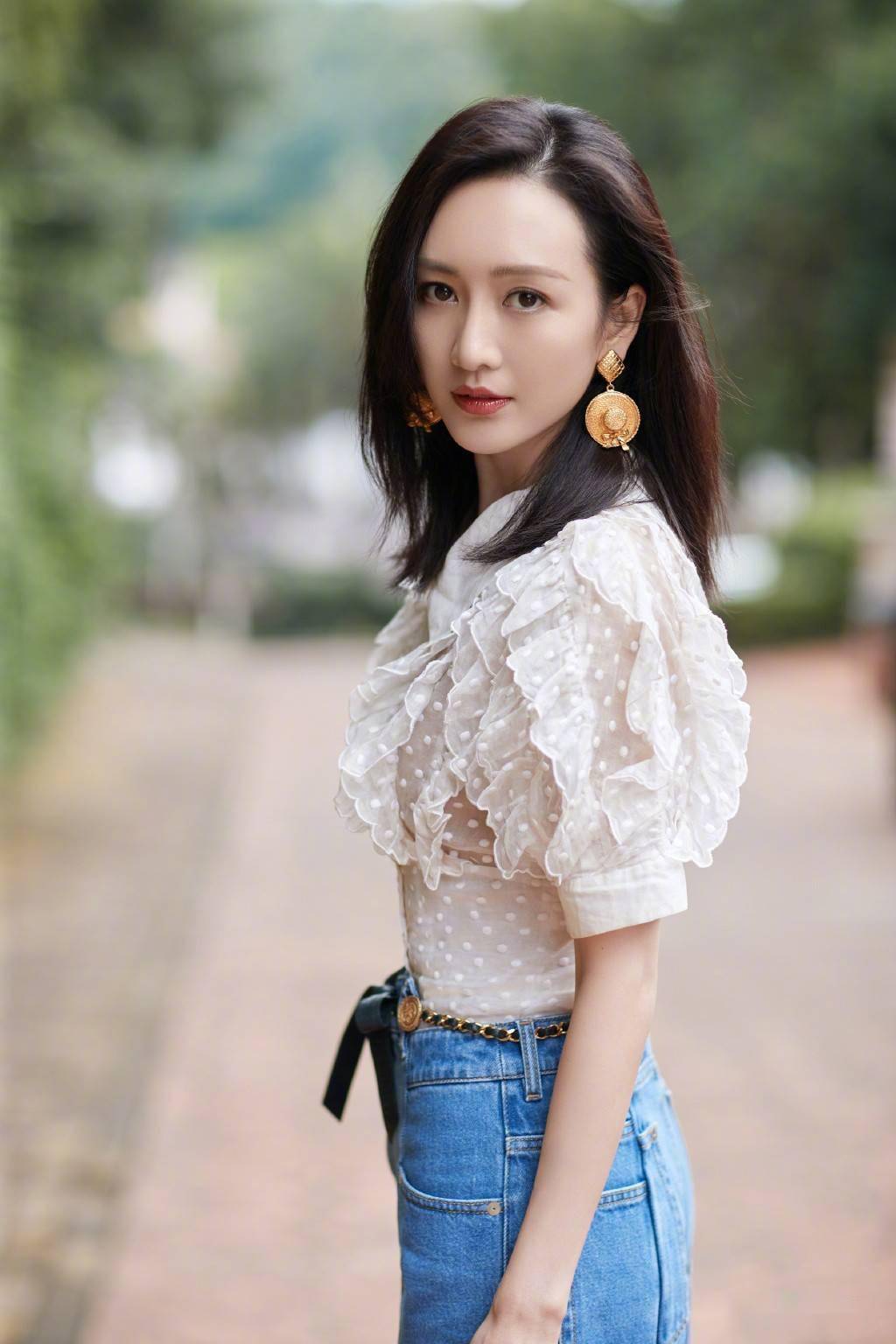 天生自带妩媚感的王鸥,仪态万方,风情万种,美得让人过
