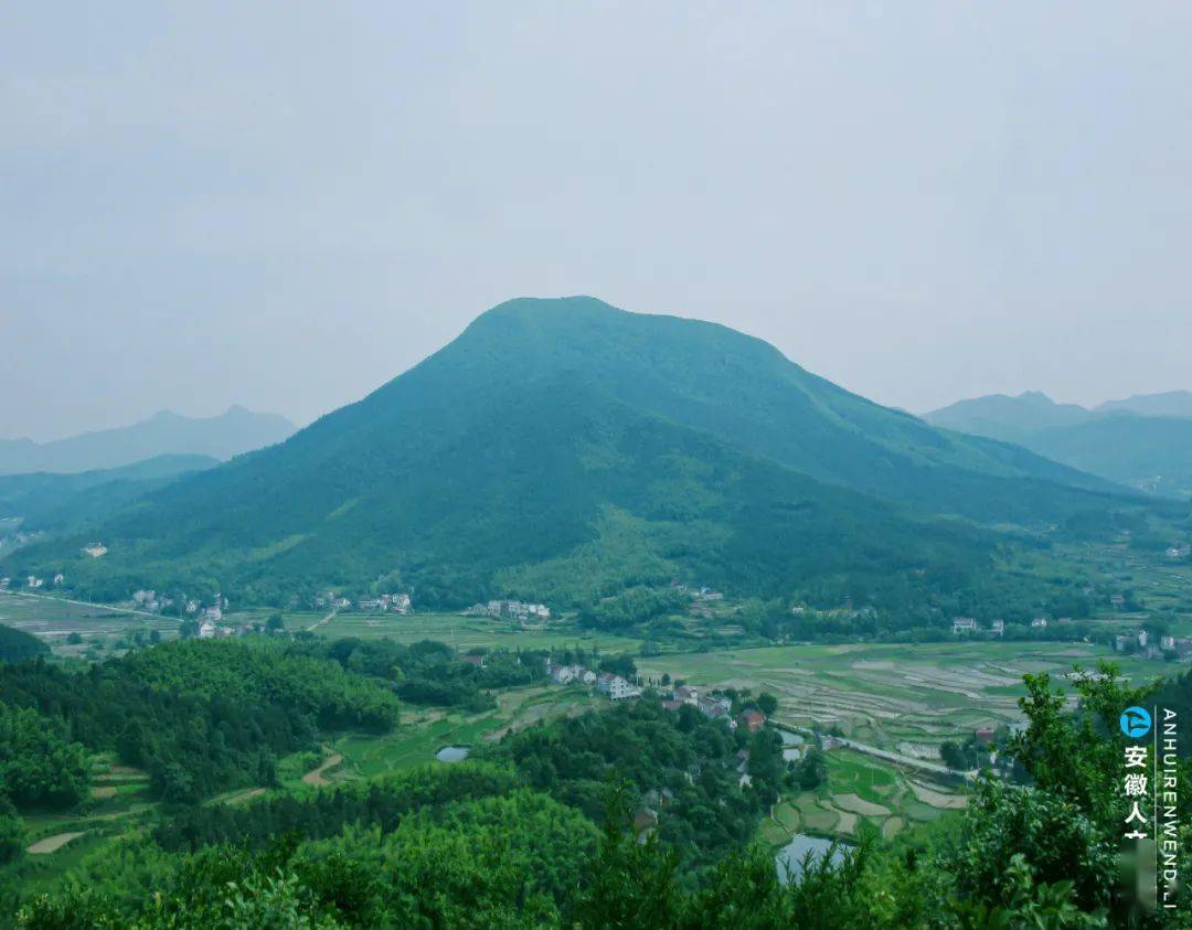 摄影师@李红兵/安徽人文地理三公山为枞阳,庐江,无为界山这里有双顶山