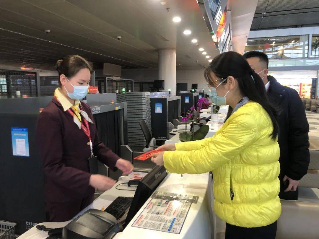 海航集团向节日坚守岗位的海航人致敬