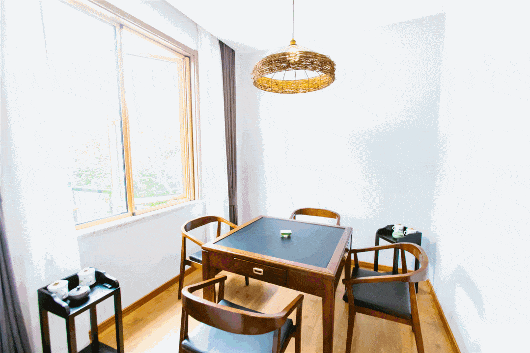 02 揽月观塘民宿位于畈塘·拾吾舍东50米,独栋院落坐落在牛背塘边