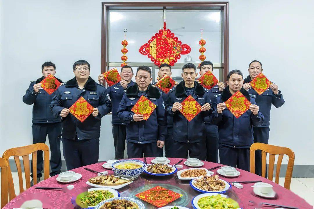 警察年夜饭曝光