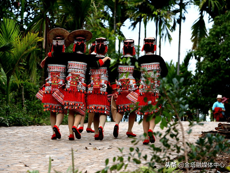 云南新平:花腰姑娘入画来