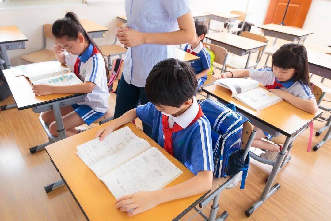刚刚,教育部明确了!事关家长批改作业