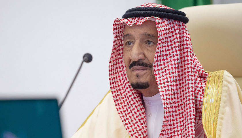 沙特阿拉伯国王萨勒曼首次举行电话会议,从表面上看这是美国新任总统