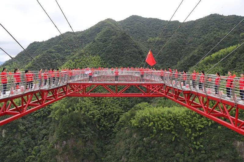 磐安灵江源天空之桥一日游挑战世界最长天空悬廊华东第一高空玻璃桥