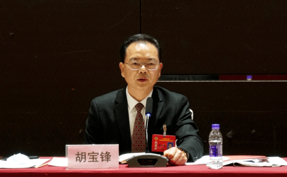 王彩莲吴呈钱董庆华胡宝锋张贤孟分别参加人大代表团和政协委员组审议