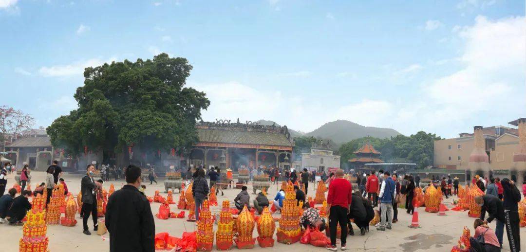 德庆悦城龙母祖庙恢复对外开放啦!各地游客前来参拜观光