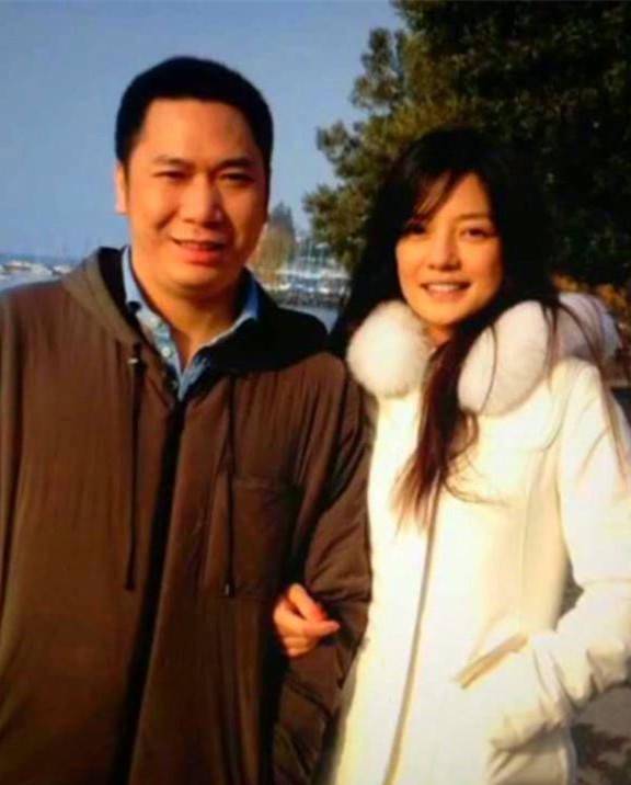 赵薇掌掴黑帮老大儿子,汪雨出手相救遭群殴,因面子被汪雨掌掴