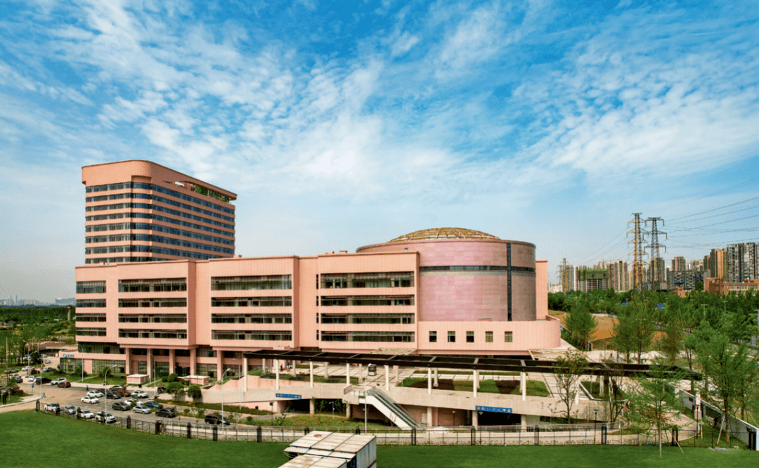 四川大学华西第二医院(华西妇产儿童医院,以下简称"华西二院")源于