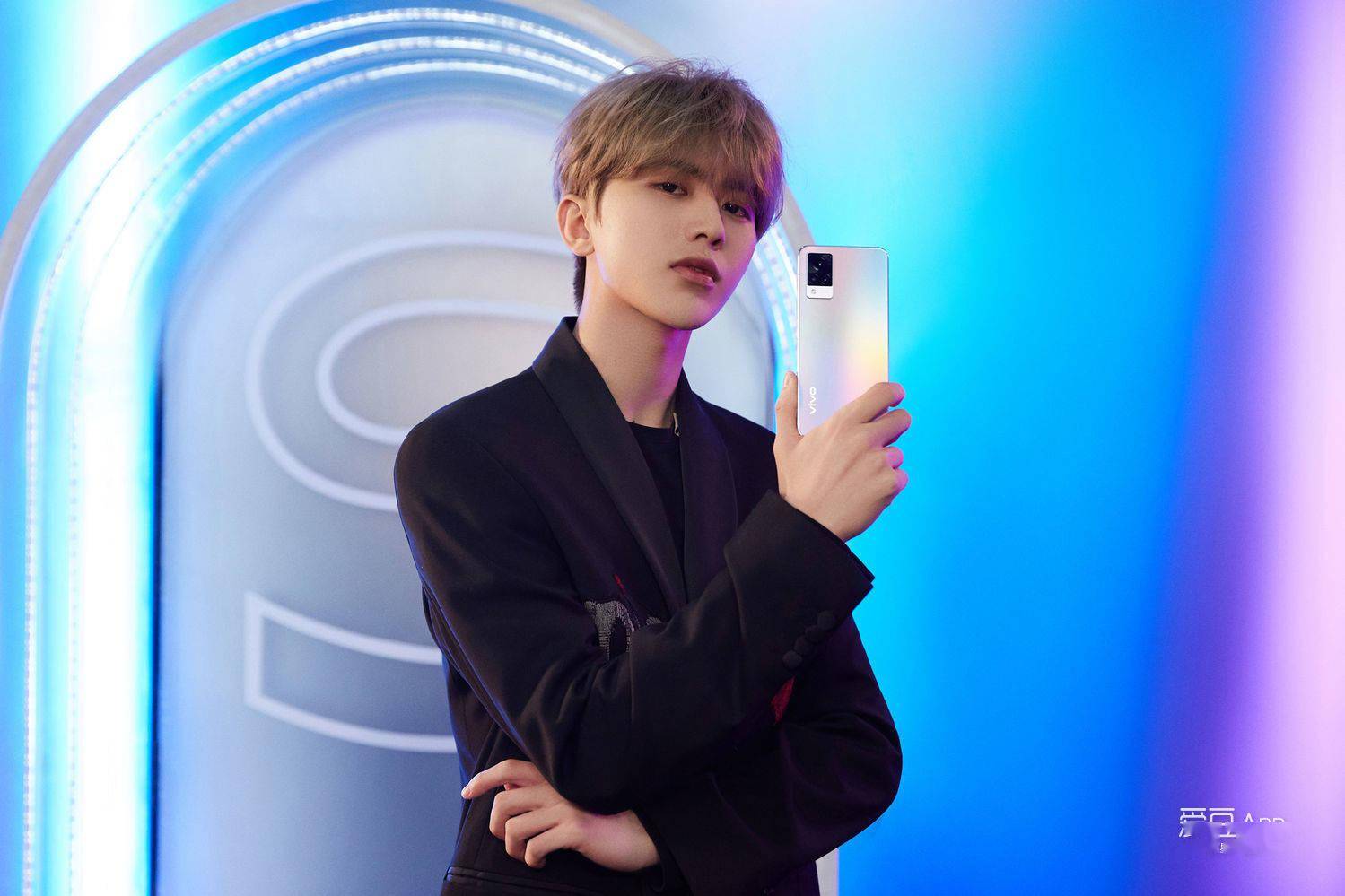 [消息]蔡徐坤助力vivo s9,开启「不止一面」的升级体验