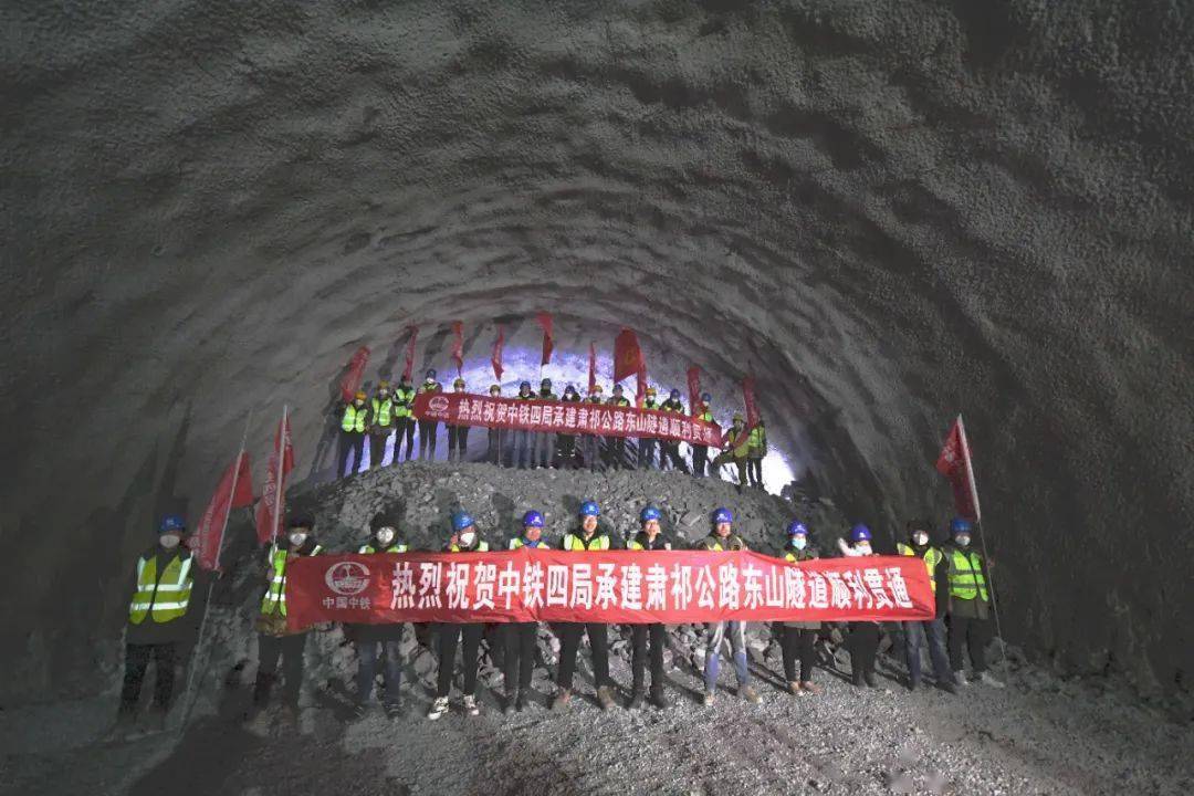 传承青藏铁路精神 打通