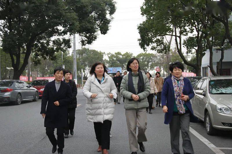 今日快讯松江区副区长顾艳洁一行来青调研学习体育设施规划建设情况