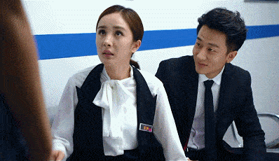 杨幂和黄轩主演的《翻译官》,女翻译就更能镇得住场面
